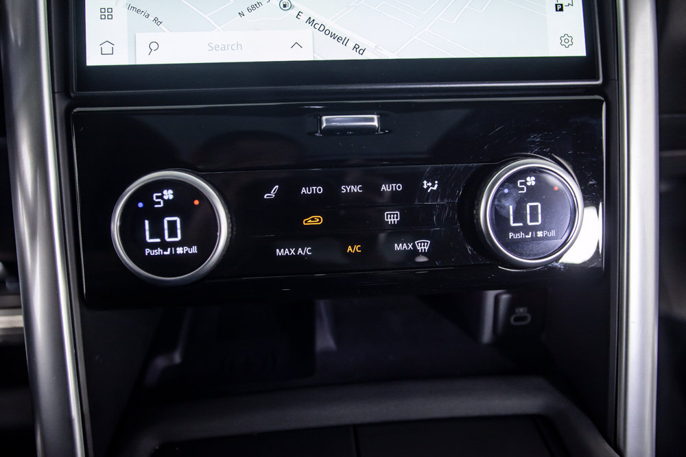 Used 2024 Land Rover Discovery Metropolitan Edition AWD/4WD image 33
