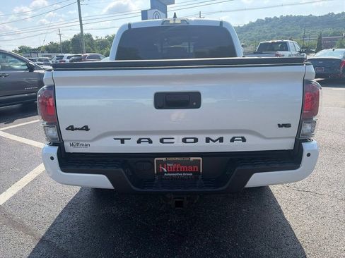 Used 2021 Toyota Tacoma Limited w/ Nightshade Package AWD/4WD image 6