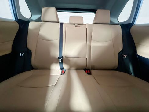 Used 2019 Toyota RAV4 LE image 32