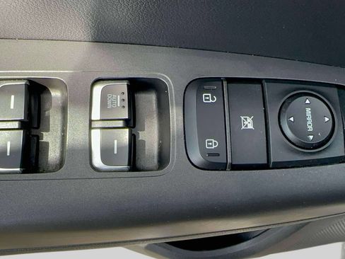 Used 2021 Kia Sportage LX AWD/4WD image 12