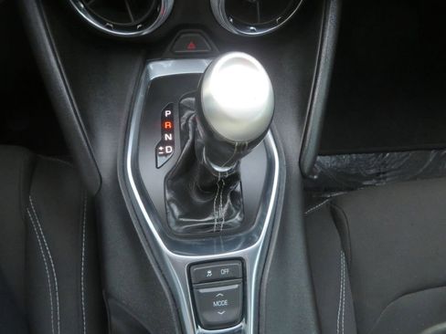 Used 2021 Chevrolet Camaro LT image 16