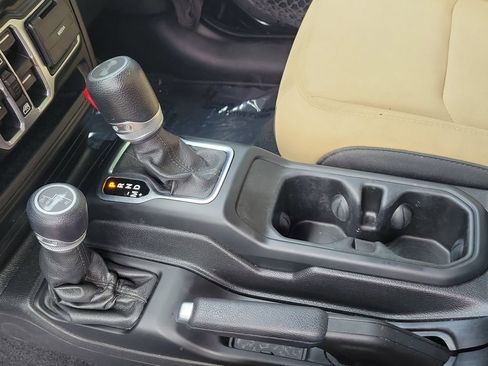 Used 2020 Jeep Wrangler Unlimited Sport AWD/4WD image 36