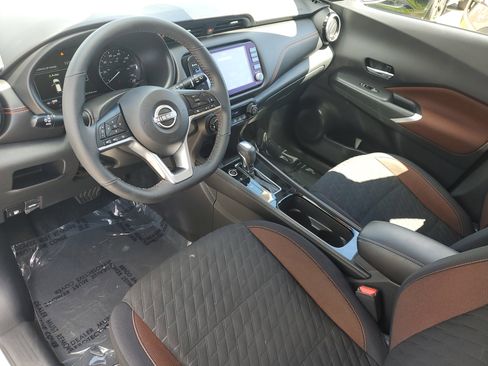 Certified 2023 Nissan Kicks SR image 7