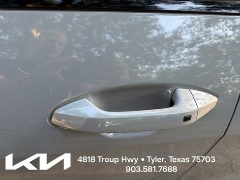 Used 2025 Kia Sportage SX FWD image 6