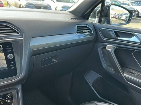 Used 2022 Volkswagen Tiguan SE R-Line image 20