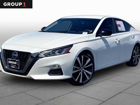 Used 2022 Nissan Altima 2.5 SR FWD image 1