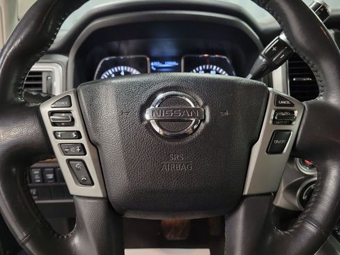 Used 2017 Nissan Titan SL image 22