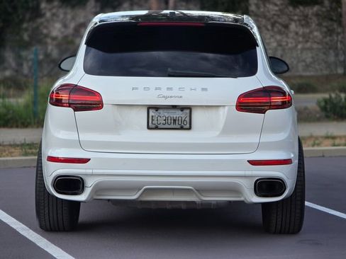 Used 2016 Porsche Cayenne AWD/4WD image 10