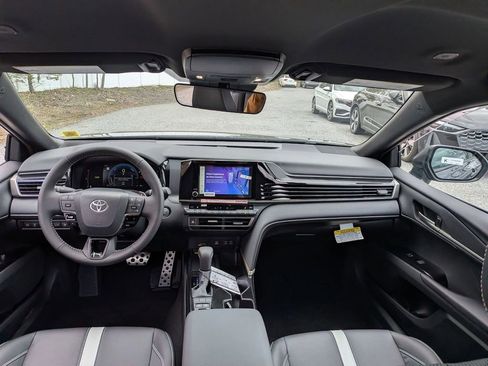 New 2026 Toyota Camry SE FWD image 17