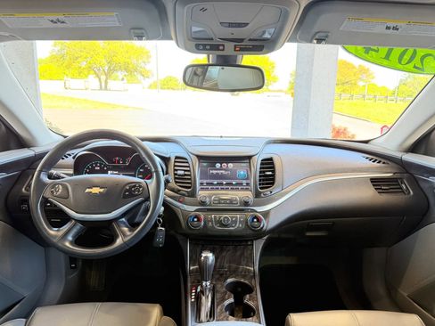 Used 2014 Chevrolet Impala LT w/ Convenience Package image 9