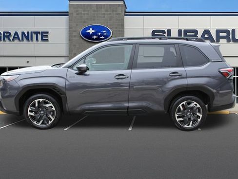 Used 2025 Subaru Forester Premium AWD/4WD image 7