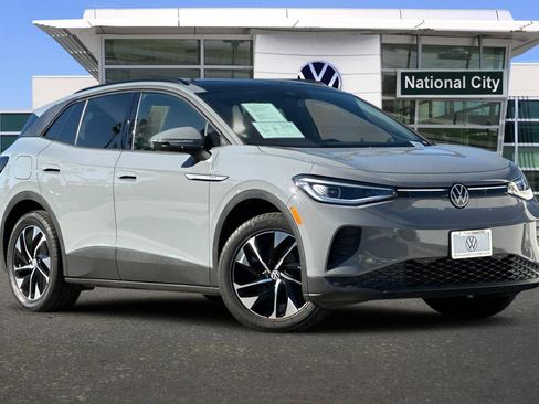 Certified 2022 Volkswagen ID.4 Pro S image 2