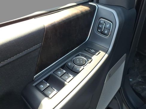 New 2026 Ford F350 Lariat w/ Black Appearance Package image 17