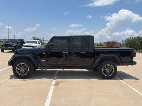 Used 2023 Jeep Gladiator Overland AWD/4WD image 6