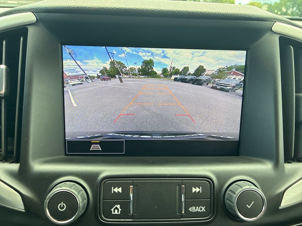 Used 2024 GMC Terrain SLT AWD/4WD image 17