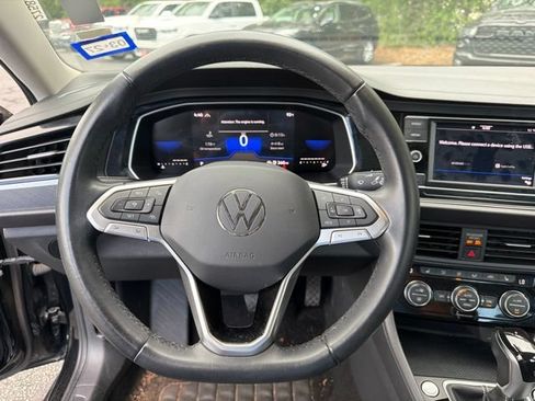 Used 2024 Volkswagen Jetta SE FWD image 20