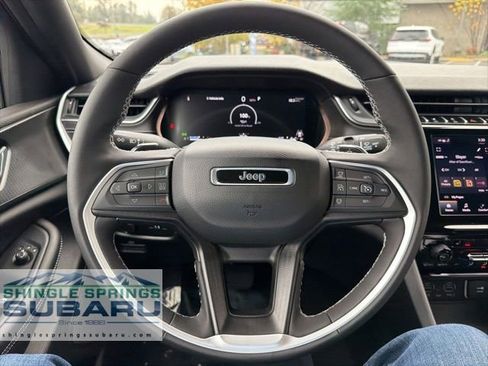 Used 2025 Jeep Grand Cherokee Laredo w/ Luxury Tech Group I image 59