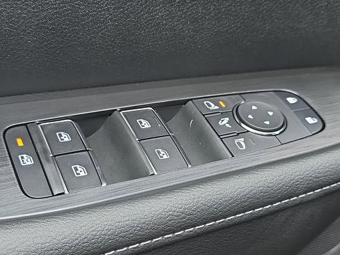 New 2025 Nissan Armada SL w/ Captain's Chari Seat Package image 13