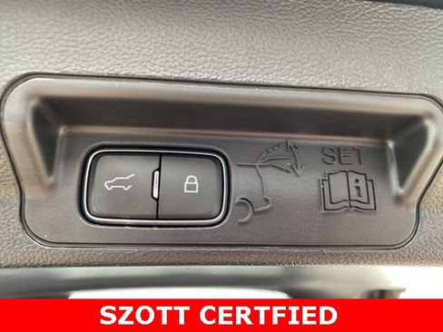 Used 2020 Ford Explorer Platinum w/ Premium Technology Package image 7