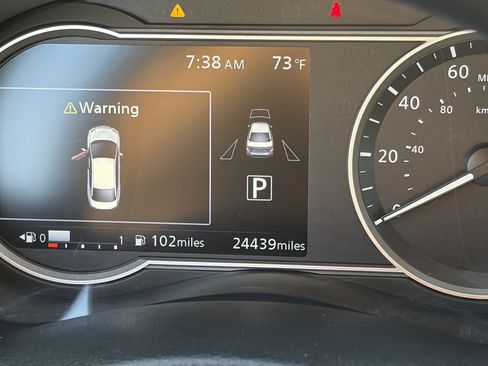 Used 2025 Nissan Versa SV FWD image 8