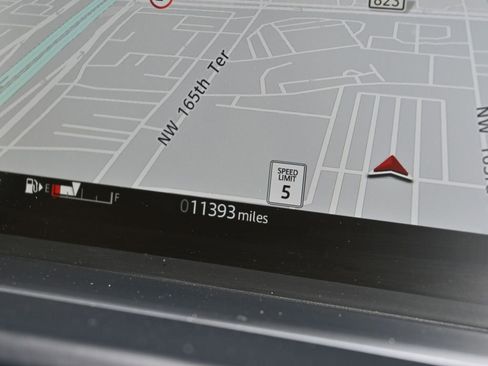 Used 2025 Land Rover Defender 110 S image 40