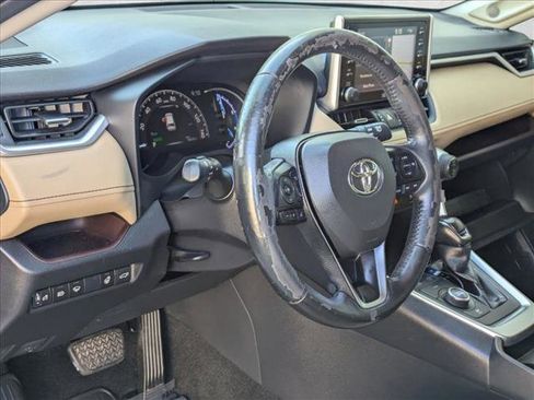 Used 2020 Toyota RAV4 Limited image 10