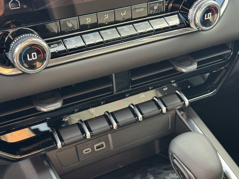 New 2026 GMC Canyon Elevation w/ Convenience Package RWD image 19