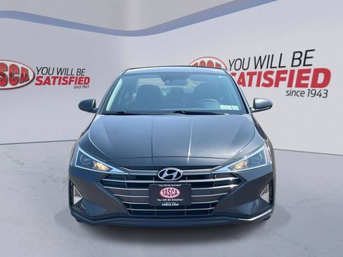 Used 2020 Hyundai Elantra SE w/ Cargo Package (C1) FWD image 2