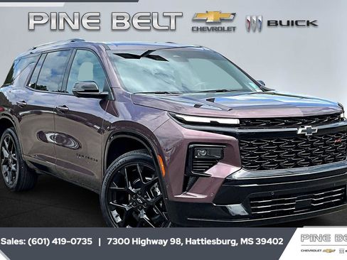 Used 2025 Chevrolet Traverse RS w/ LPO, Floor Liner Package image 1