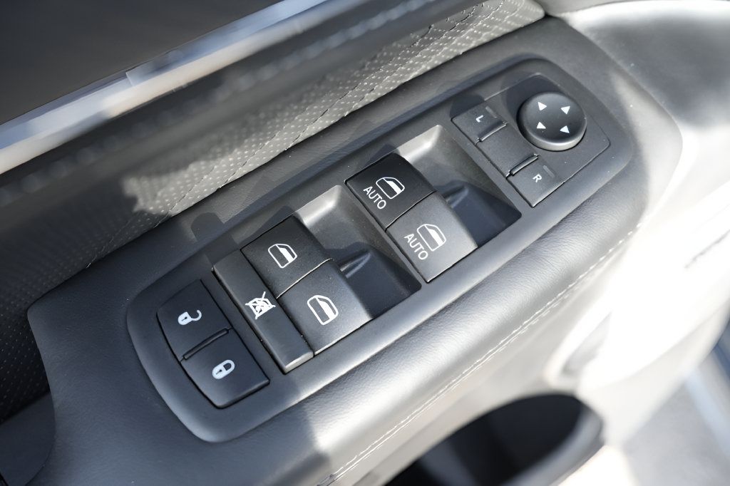 Used 2020 Jeep Grand Cherokee SRT AWD/4WD image 23
