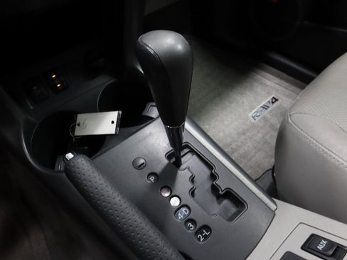 Used 2011 Toyota RAV4 Limited image 32