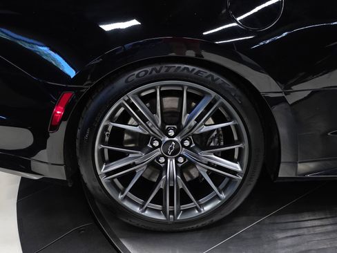 Used 2021 Chevrolet Camaro ZL1 RWD image 45