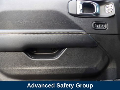 Used 2021 Jeep Wrangler Unlimited Sahara image 9