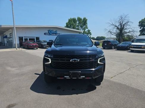 Used 2023 Chevrolet Tahoe Z71 w/ Luxury Package AWD/4WD image 3