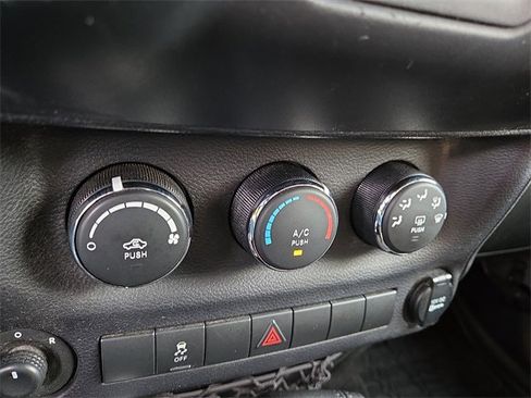 Used 2016 Jeep Wrangler Sport image 16