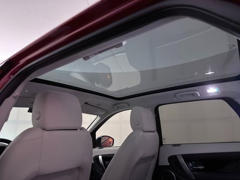 Used 2022 Land Rover Discovery Sport SE image 23