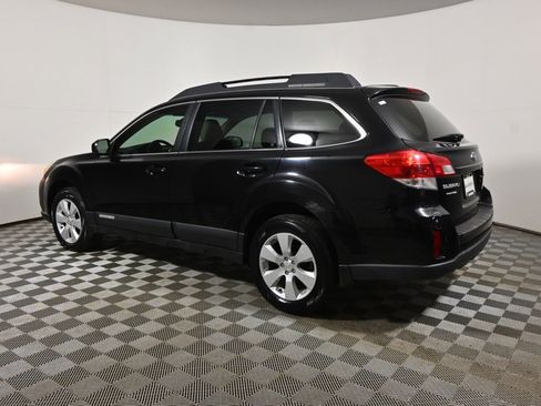Used 2010 Subaru Outback 2.5i Premium image 3