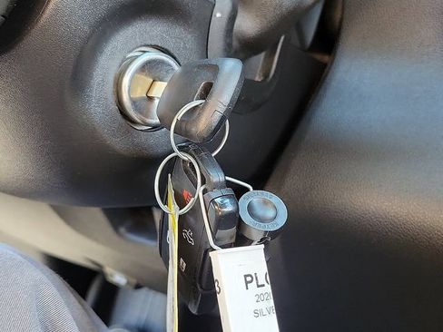 Used 2020 Chevrolet Silverado 1500 Custom w/ Custom Value Package image 14