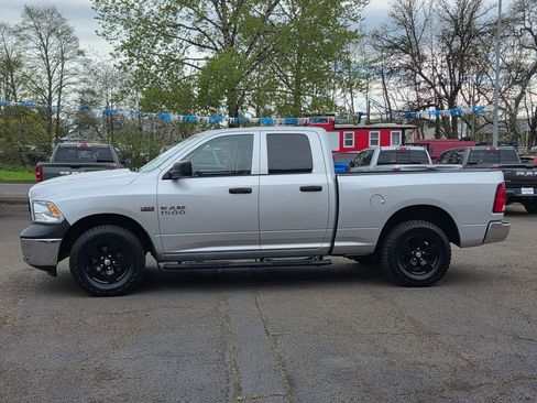 Used 2017 RAM 1500 ST w/ SXT Appearance Group image 31