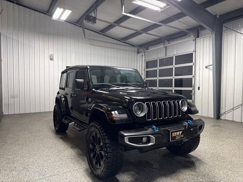 Used 2024 Jeep Wrangler Unlimited Sahara image 17