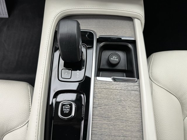 Certified 2025 Volvo XC90 B6 Plus w/ Protection Package Premier AWD/4WD image 20
