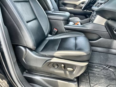 Used 2024 Chevrolet Tahoe Z71 w/ Luxury Package AWD/4WD image 28