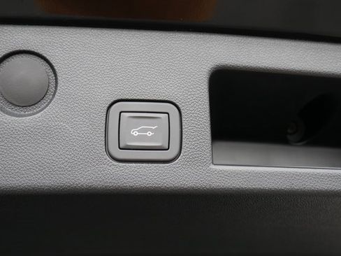 Used 2025 Chevrolet Equinox RS w/ Safety and Technology Package image 12