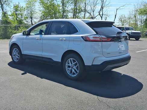 Certified 2024 Ford Edge SEL w/ Convenience Package AWD/4WD image 9