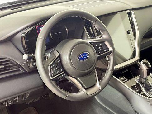 Used 2025 Subaru Outback Premium AWD/4WD image 18