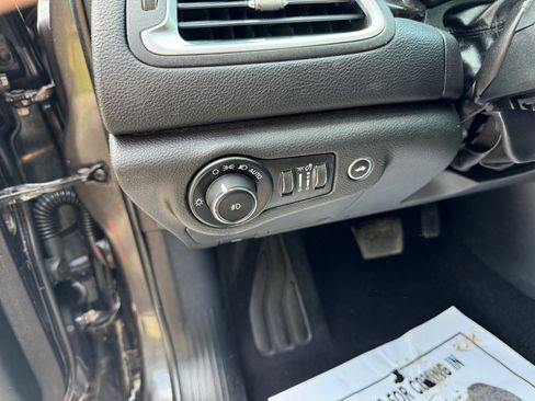 Used 2015 Chrysler 200 C image 25