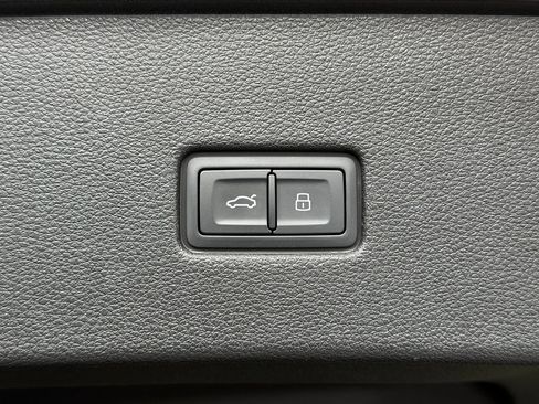 Used 2021 Audi SQ8 Premium Plus w/ Luxury Package AWD/4WD image 46