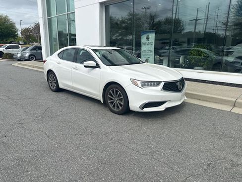 Used 2018 Acura TLX image 2