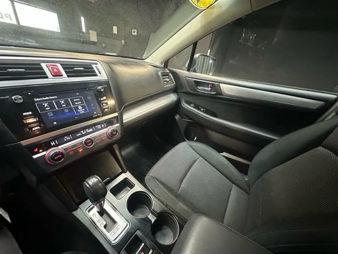 Used 2017 Subaru Outback 2.5i Premium image 29