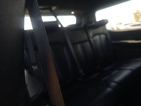 Used 2022 Jeep Wagoneer Series II AWD/4WD image 9